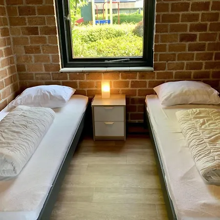 Sleeps 4 Holiday home Sint Maartensvlotbrug