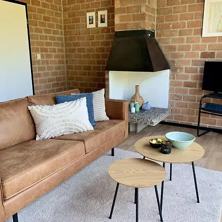 Sleeps 4 Sint Maartensvlotbrug