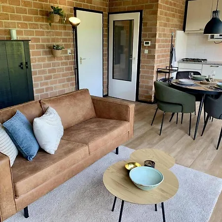 Sleeps 4 Sint Maartensvlotbrug