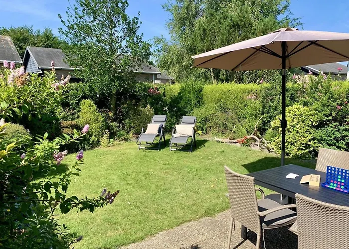 In Dune Area Of Sint Maartenszee Dom wakacyjny *