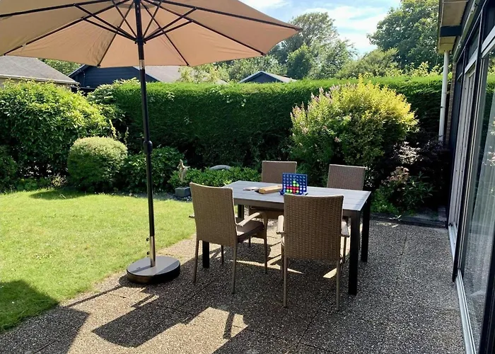 Dom wakacyjny In Dune Area Of Sint Maartenszee *